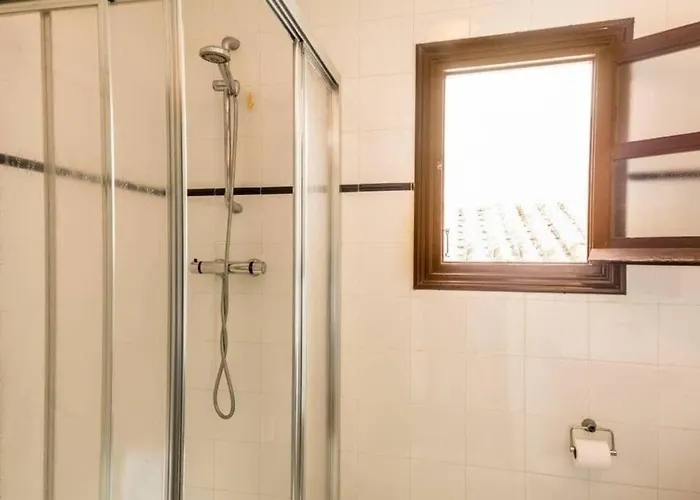 Stunning 2 Bed Penthouse In Tuhillo, Area Appartement