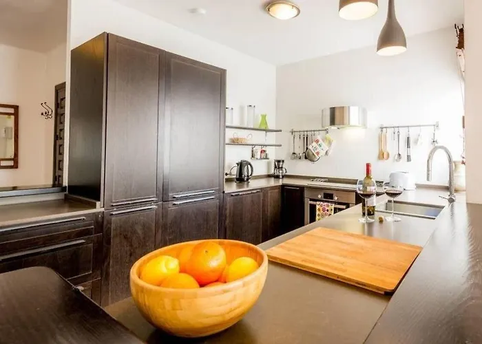 Apartment Stunning 2 Bed Penthouse In Tuhillo, Area *